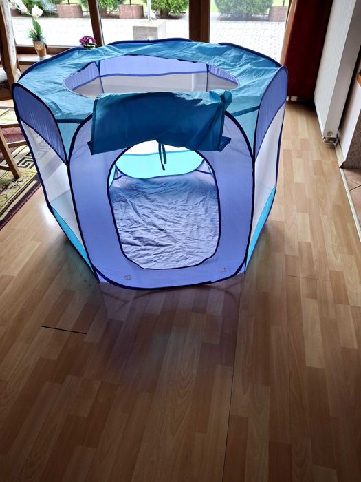 Namiot plus piłeczki