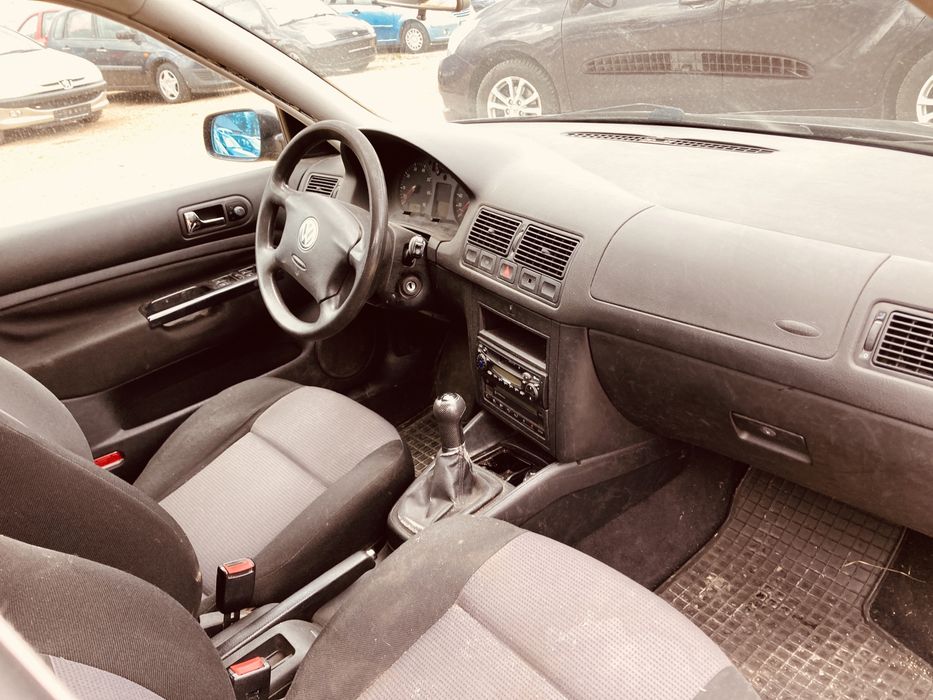 Vw golf4 rok2000 poj 1.4 przeb206 tys klima zadbany