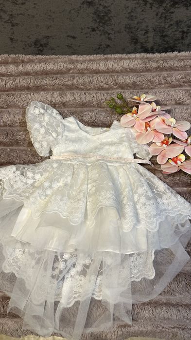 Продам платье на 1 годик