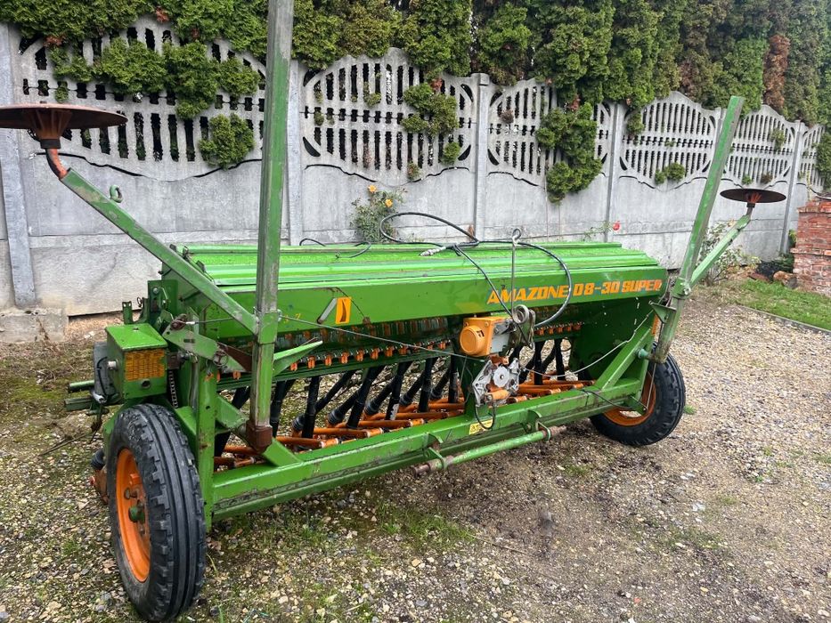 Siewnik zbożowy amazone  d8 3m