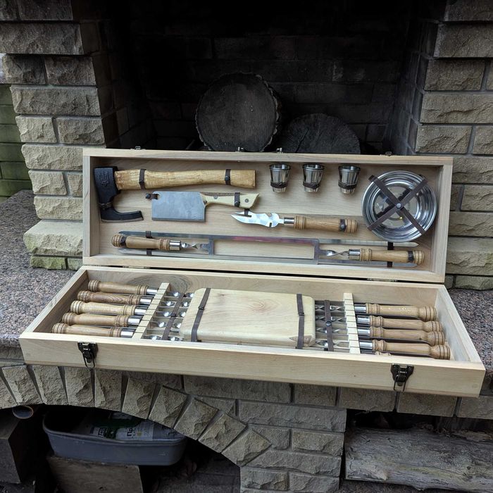 Шашличний набір у кейсі з дерева “Вікінг” на 10 персон (28 предметів)