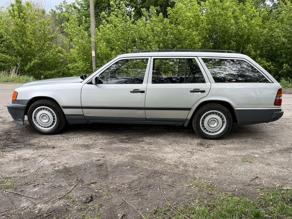 Мерседес 124 універсал в доброму стані  можливий обмін на мото