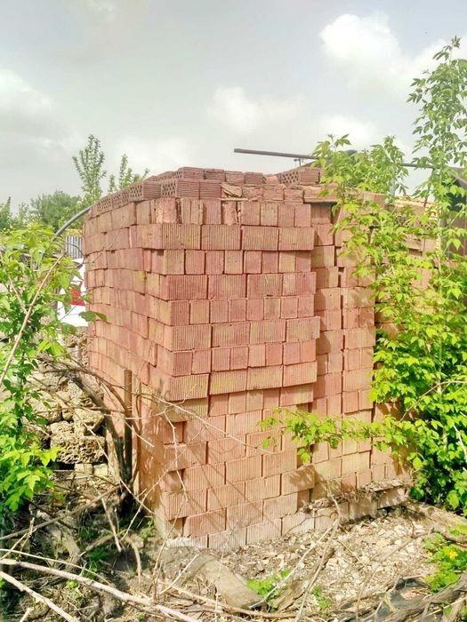 Цегла, кирпич, блоки, черепиця