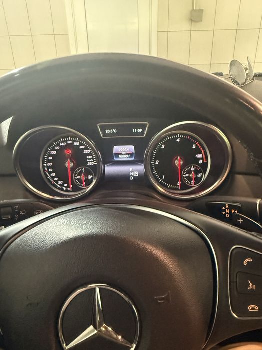 Автомобіль Mercedes GLE 250