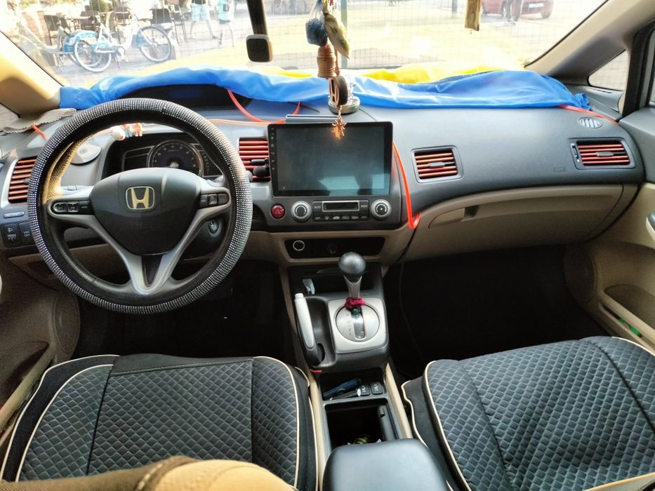 Замінені задні тормозні диски, передні пружини,  колодки переварені пороги, нові фари , лед світло, газ бензин. Все працює без зауважень. Надійне авто ні разу не підвела. Розхід приємно радує що на газу , що на бензині. Стоїть сигналізація з авто запуском. Автомат працює рівно.  Авто вкладень не потребує. Торг присутній.  Можливий обмін на бус.