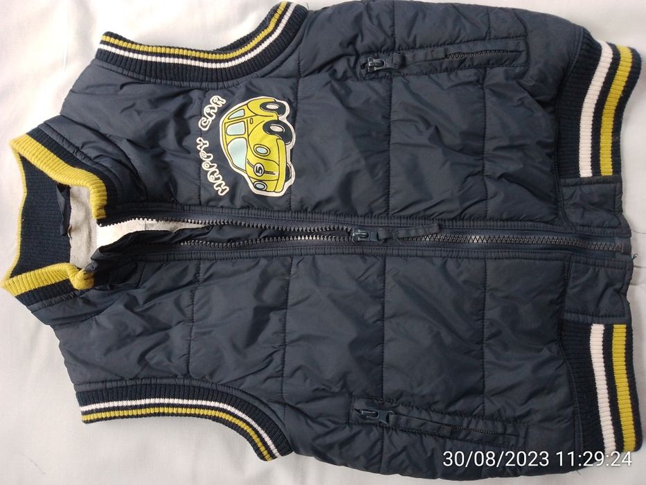 Безрукавка,жилетка