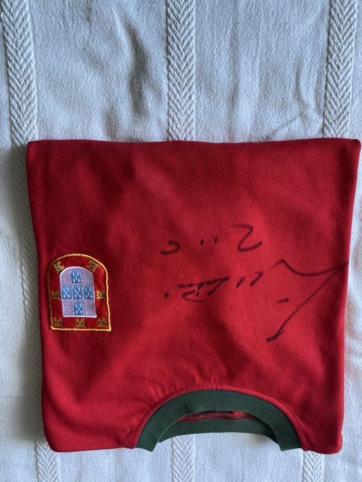 Camisola da seleccao naciona assinada pelo Eusébio