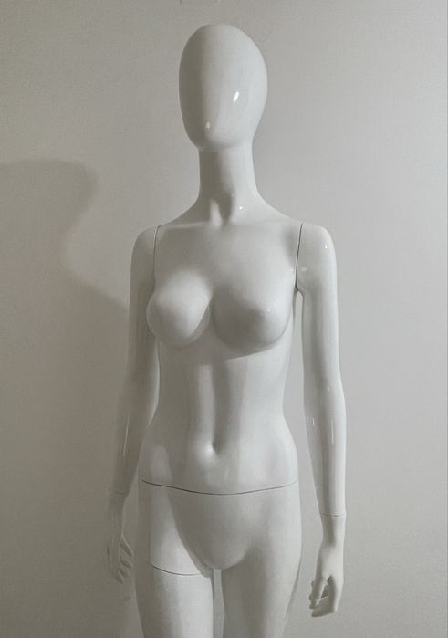 Manequim completo branco com base