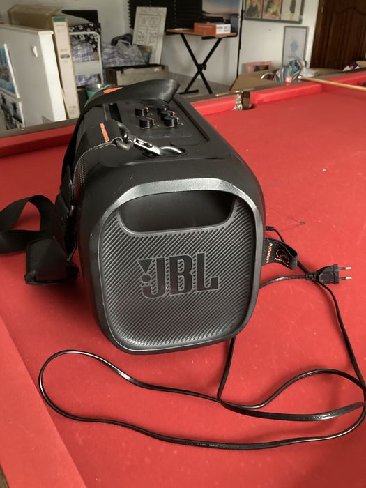 Coluna JBL Party