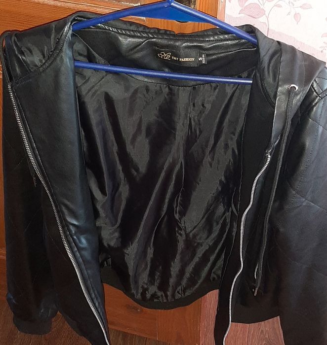 Продам куртку***