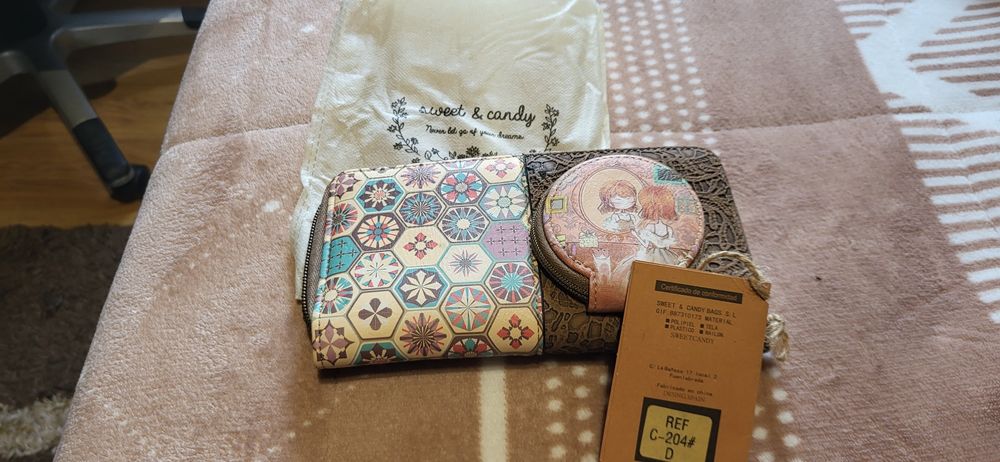 Carteira porta decomentos e telemóvel