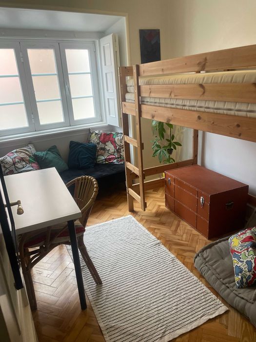 Quarto em casa compartilhada