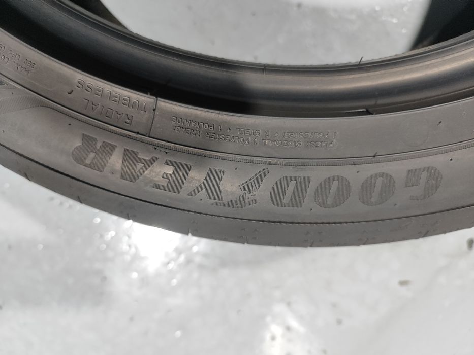 2 pneus semi novos 215-50R18 Good year - Oferta dos Portes