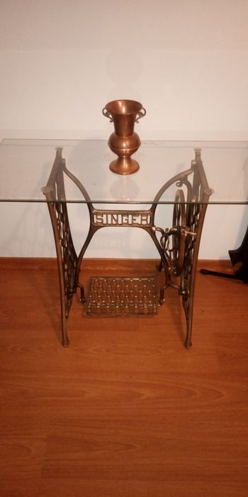 Mesa de vidro artesanal