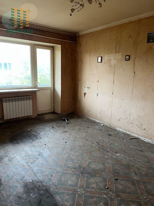 Продам Черемушки 2 комн ул. Космонавтов! Под ремонт. Срочно!