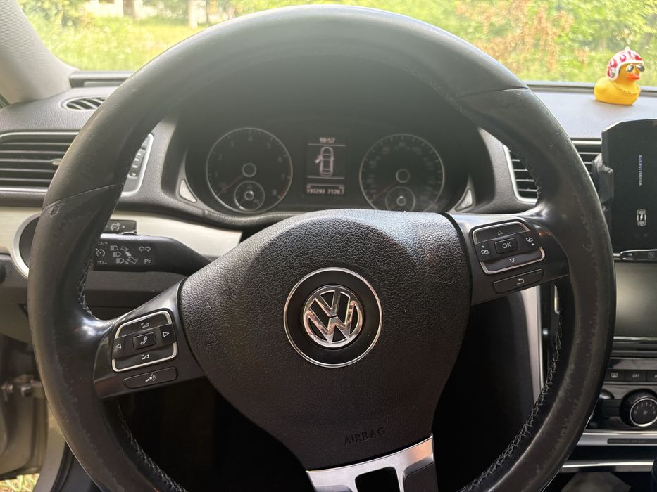 Продаж Volkswagen Passat B7