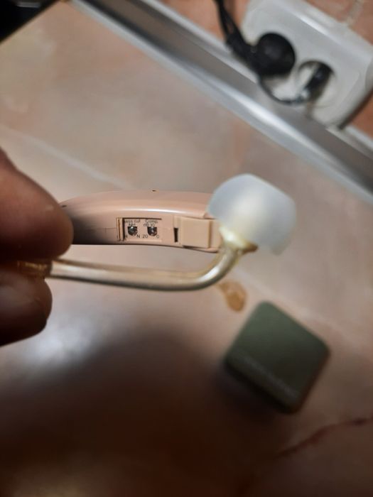 Слуховой аппарат хорошего качества,в наличии 6шт