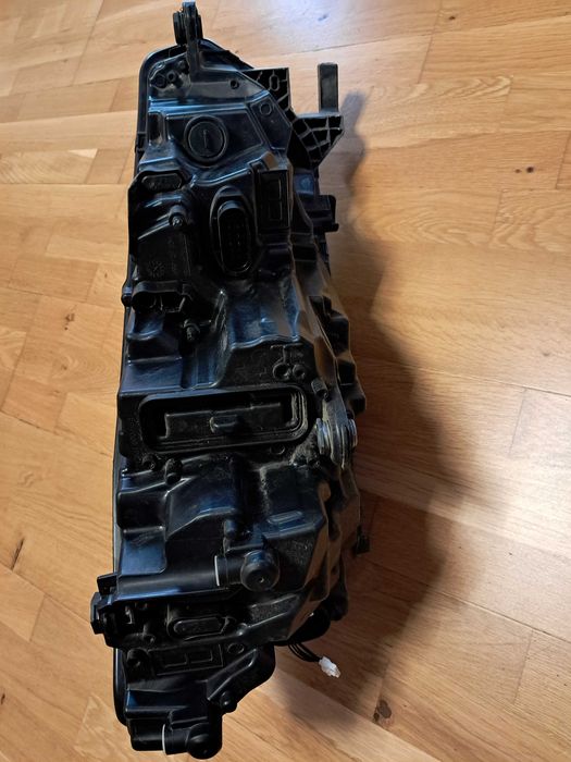 Lampa lewa przód Skoda Oktavia