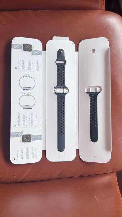 Bracelete Apple Watch Nike 44m preta em bom estado