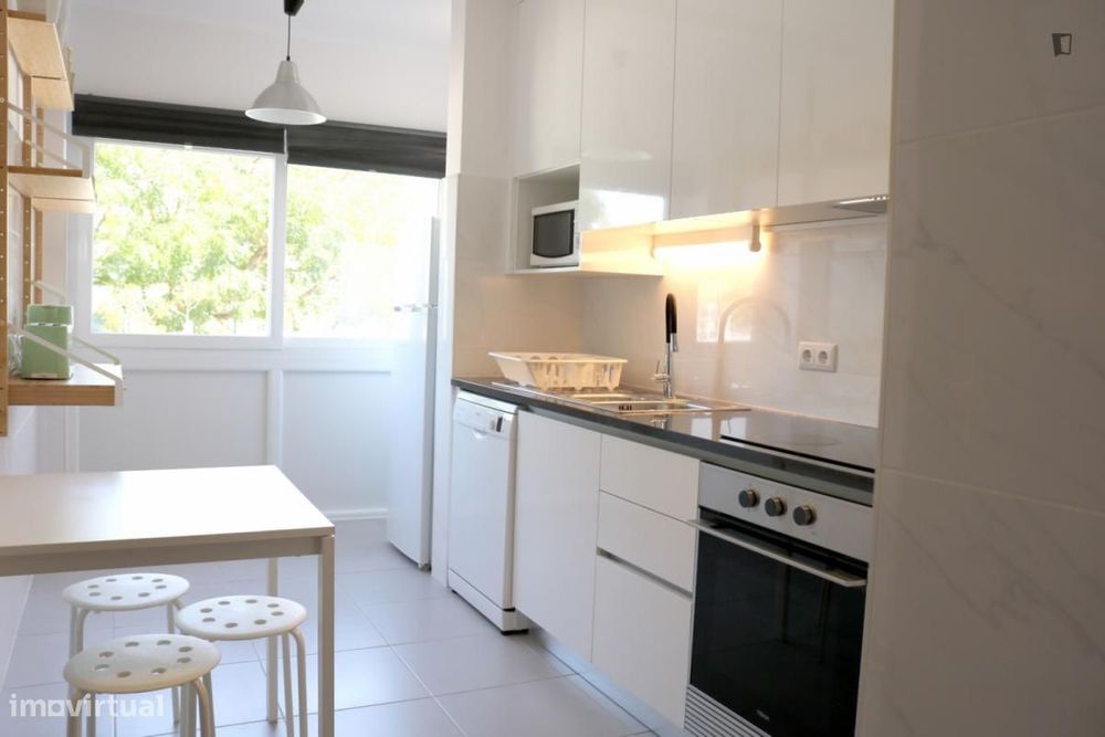 Quarto - localizado em Lumiar Lisbon