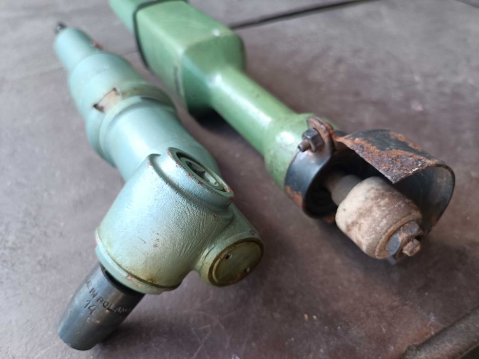 Пневматичний інструмент, шліфувальна машина та гайковерт