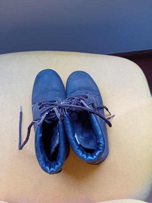 Bota de caminhada - Cor castanho - Tamanho 38 - Pouco uso