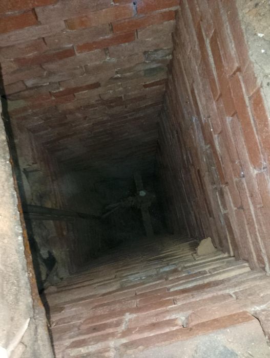 Czyszczenie studni tradycyjnych i głębinowych usługi wywrotka koparką
