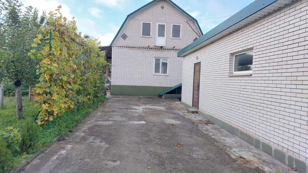 Продаж  будинку . 12сот. землі.