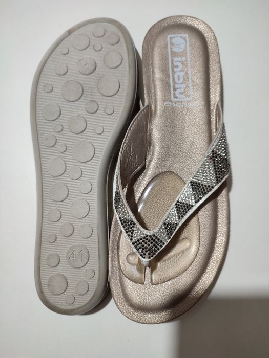 Босоніжки жіночі літні