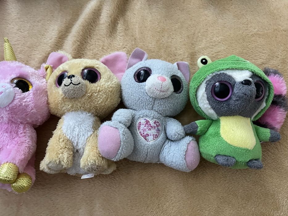 Мʼякі іграшки TY, SA та просто з блискучими очима