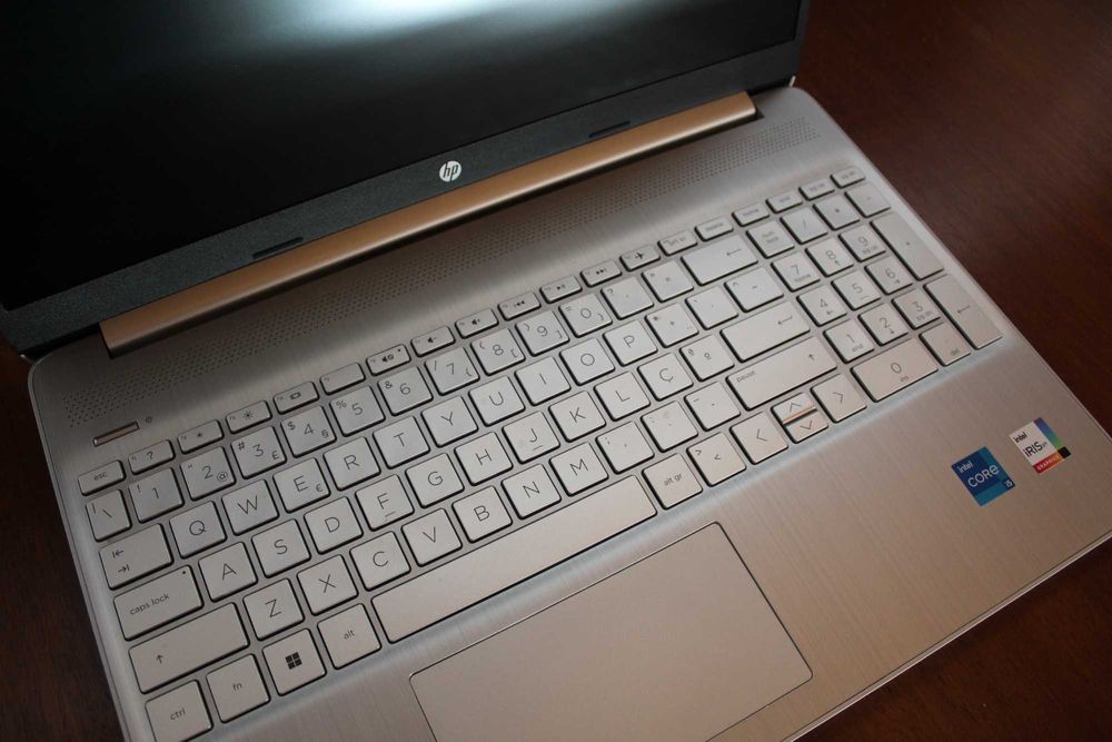 Computador portátil HP + teclado e rato sem fios436852484903413762