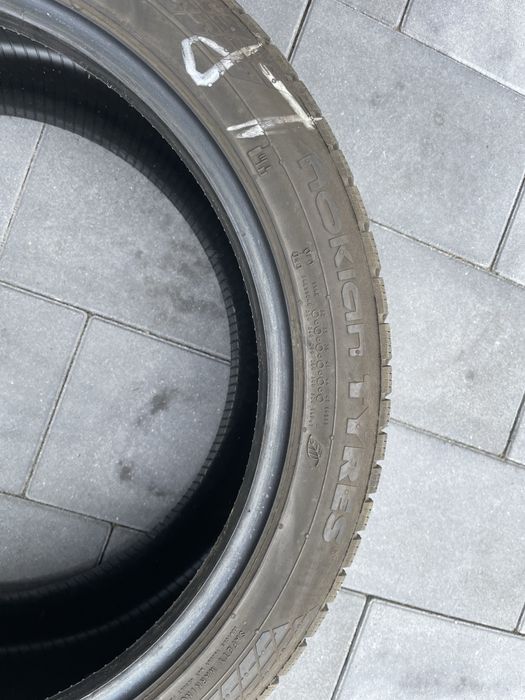 Opony zimowe Uniroyal (2 szt.) + Nokian (2 szt.)