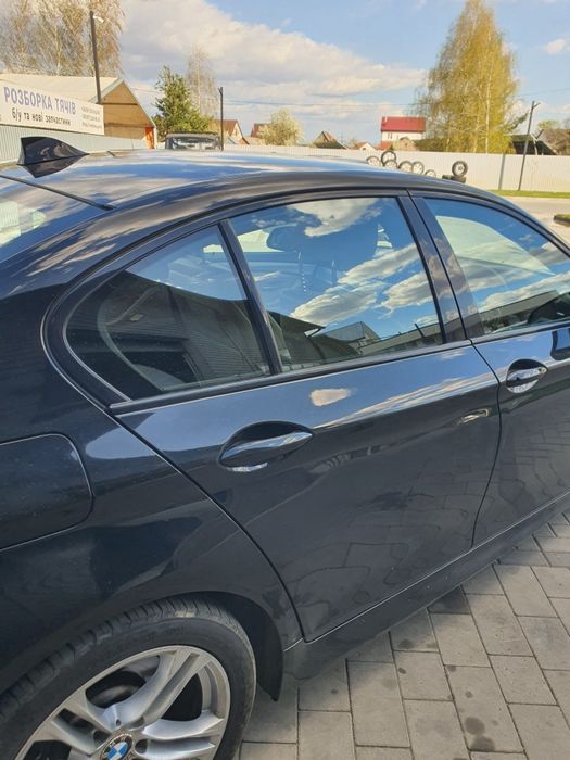 Дверка задня права bmw f10 520d ф10 чорна колір 668