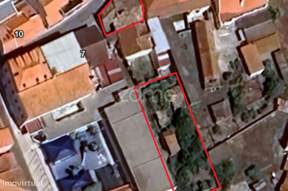 Moradia T5 para Recuperar na Vieira