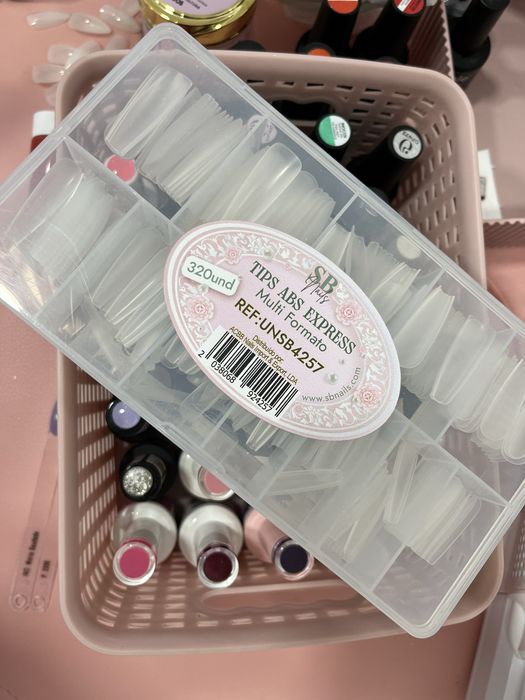 Vendo material de unhas de gel
