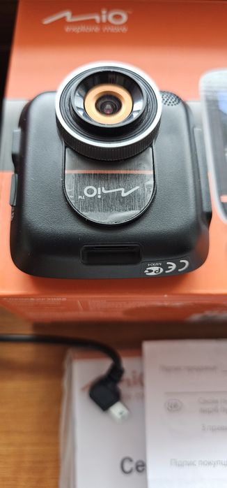 Продам видеорегистратор MiVue 358