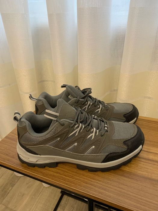 Кросівки MOUNTAIN Warehouse 41 розмір