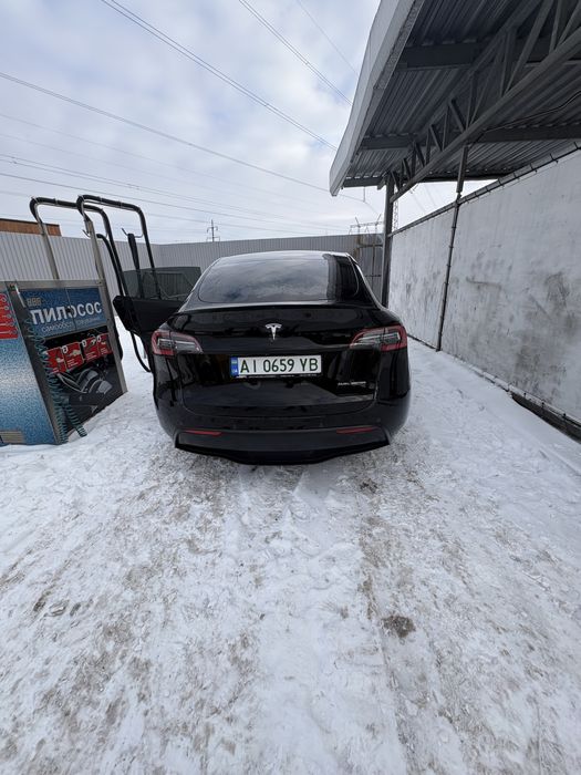 Tesla Model Y Long Range AWD