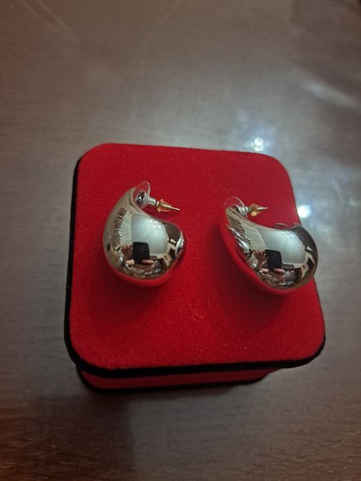 Біжутерія в новому стані