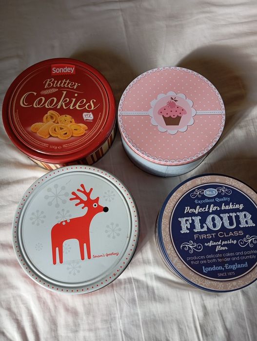 4 Different Tin Boxes424126819557058561