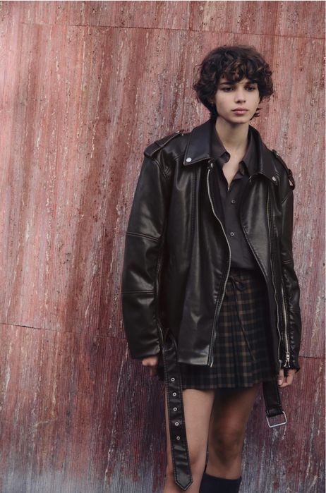 Продам куртку косуху  Zara