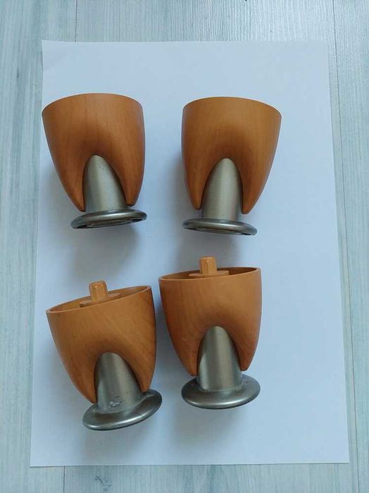 Regulowane stopki meblowe / nóżki do mebli z regulacją. Duże, masywne.