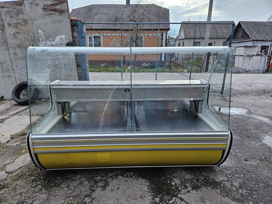 Холодильна вітрина продуктова 2м
