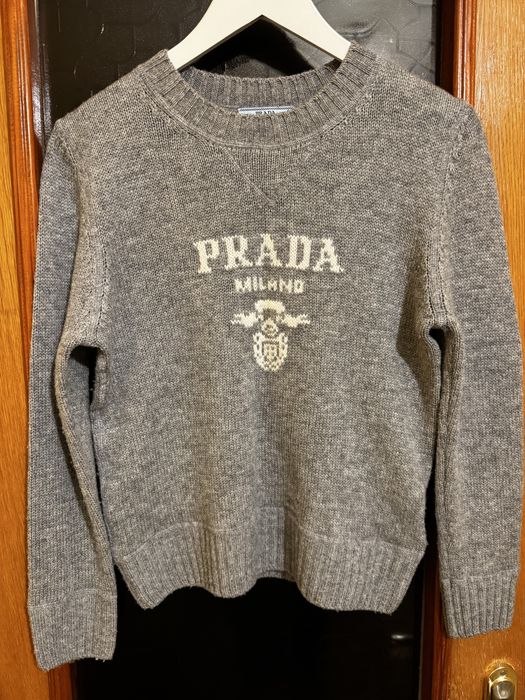Кашеміровий светрик prada оригінал