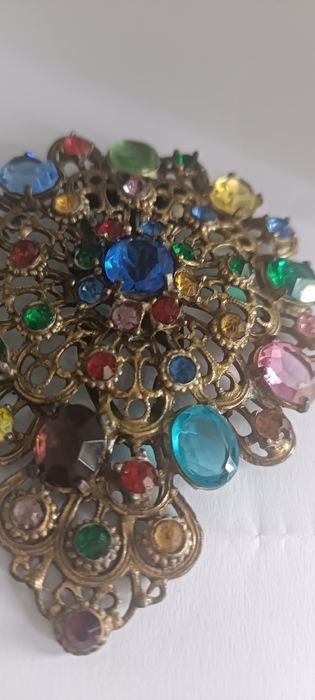 Брошь Чехия коллекционные.  Цена дрессклипа3500ппные