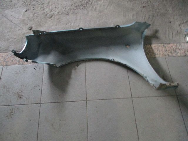 Guarda-lamas direito NISSAN Micra II (K11)