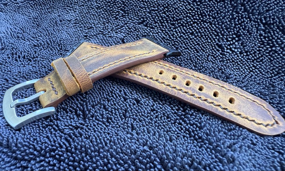 Шкіряний ремінець для годинника Apple Watch коричневий