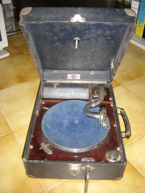 Giradiscos antigo442991150807787520
