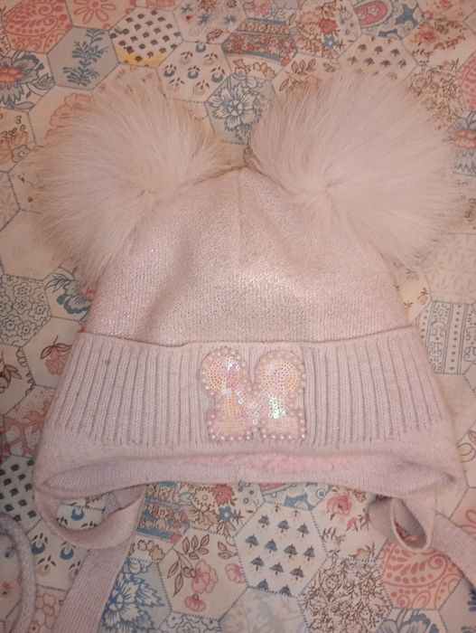 Шапочки зимові на дівчинку 3р.