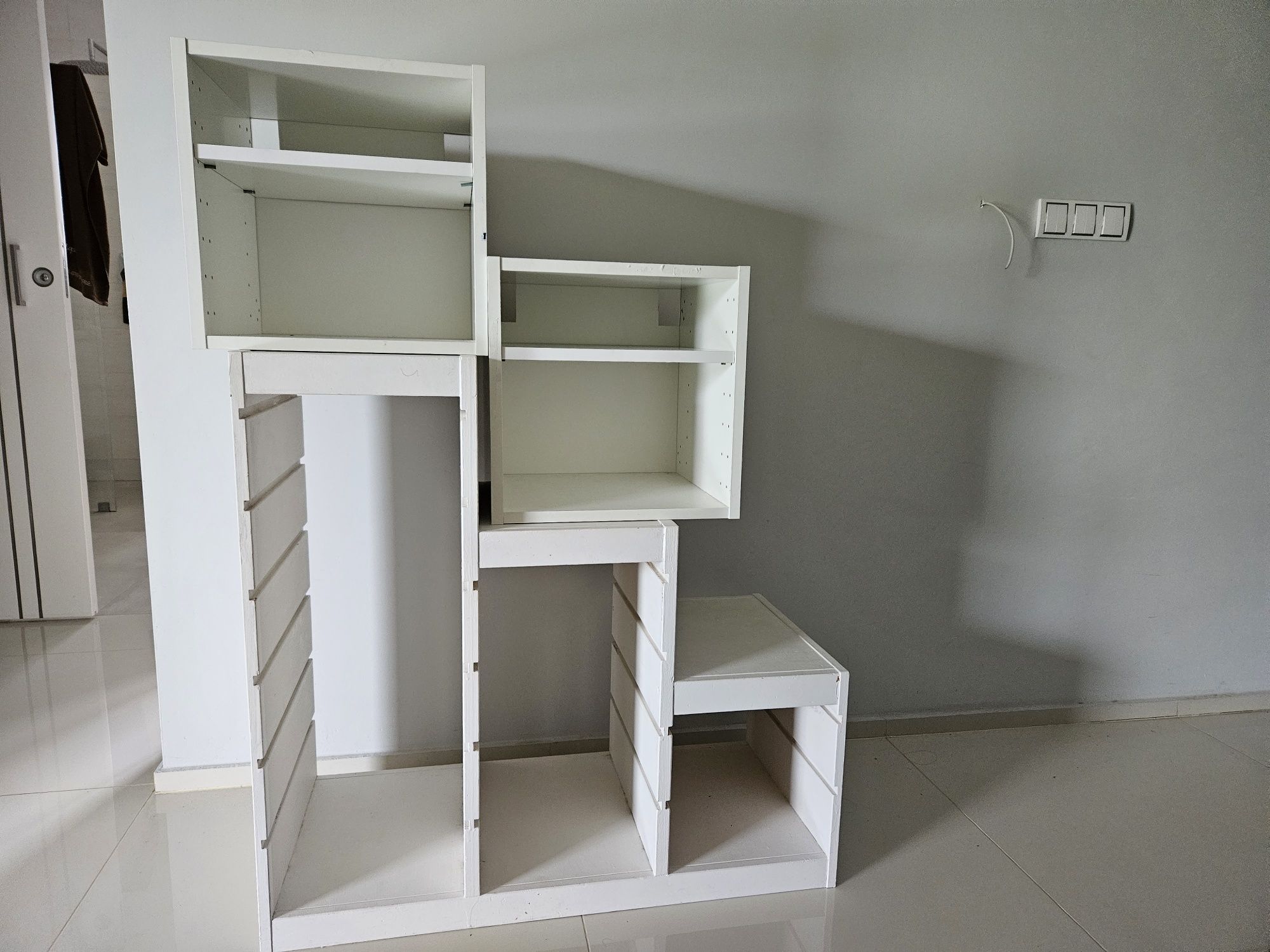 Regał trofast Ikea drewniany plus dwie kwadratowe półki. Michałów-Reginów •  OLX.pl